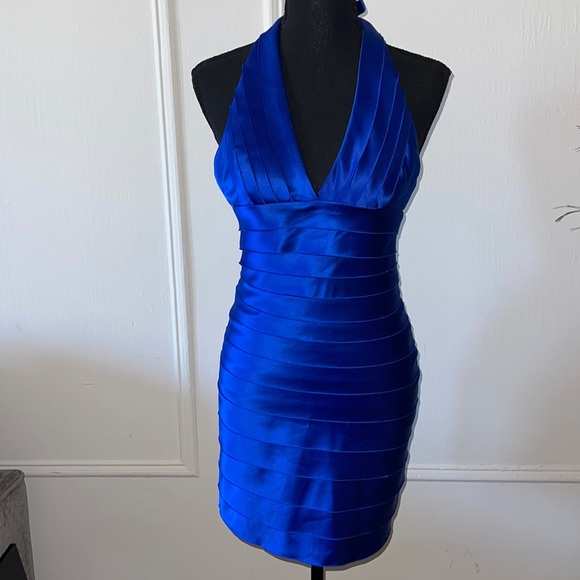 BCBG Dresses & Skirts - BCBG mini dress